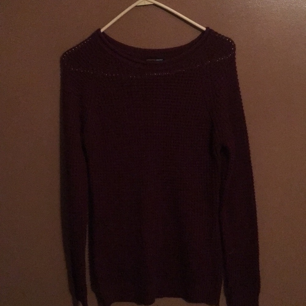 Maroon sweater